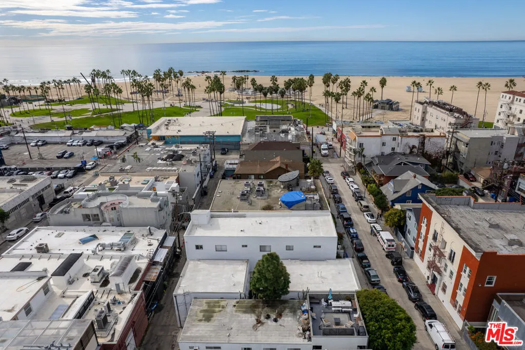 Venice, California 90291, United States, 4 Bedrooms Bedrooms, ,4 BathroomsBathrooms,Residential,Active,248564