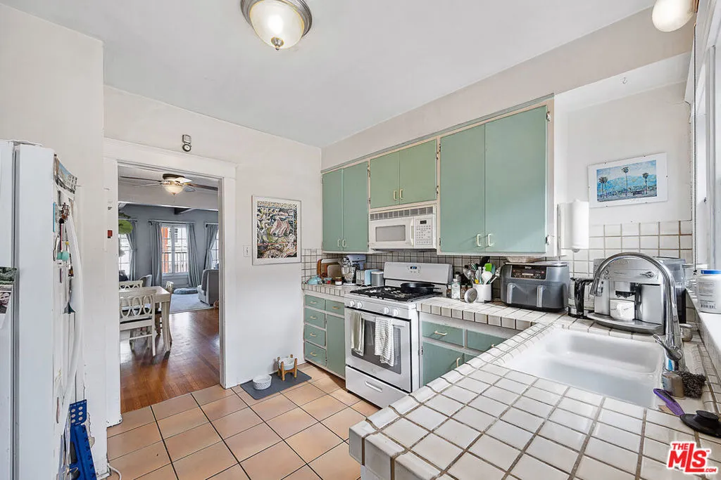 Venice, California 90291, United States, 4 Bedrooms Bedrooms, ,4 BathroomsBathrooms,Residential,Active,248564