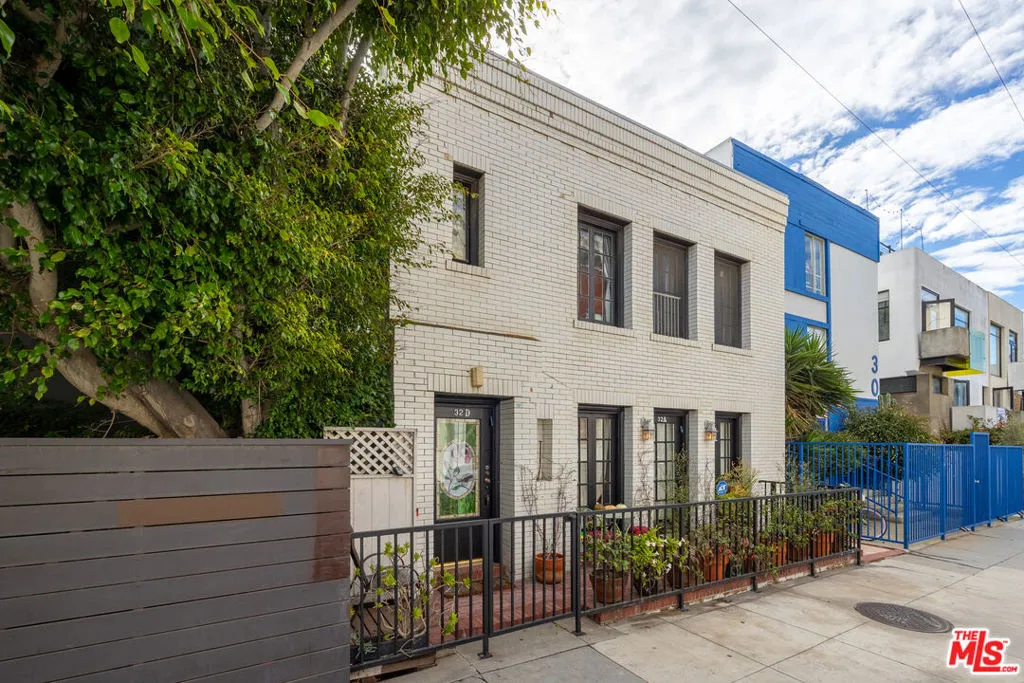 Venice, California 90291, United States, 4 Bedrooms Bedrooms, ,4 BathroomsBathrooms,Residential,Active,248564