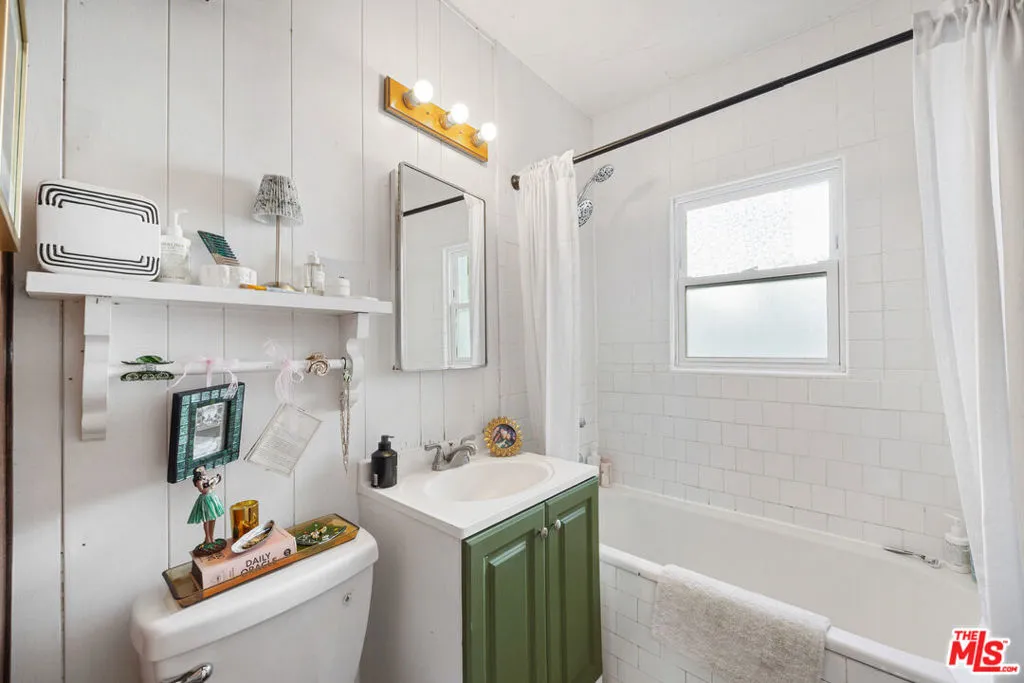 Venice, California 90291, United States, 4 Bedrooms Bedrooms, ,4 BathroomsBathrooms,Residential,Active,248564