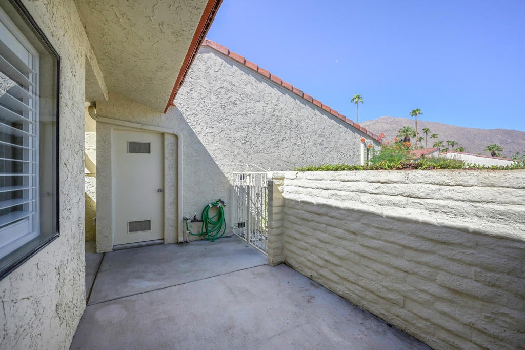 1117 S La Verne Way