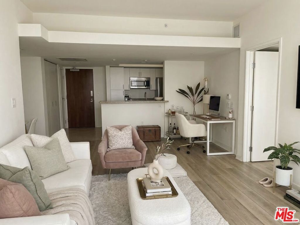 Photo of 13700 Marina Pointe Drive #1126, Marina Del Rey, CA 90292 (MLS # 26667445)