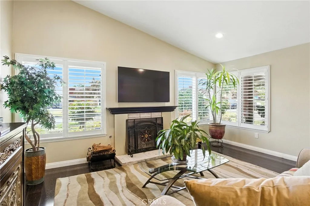 Rancho Cucamonga, California 91730, United States, 4 Bedrooms Bedrooms, ,2 BathroomsBathrooms,Residential,Pending,191932