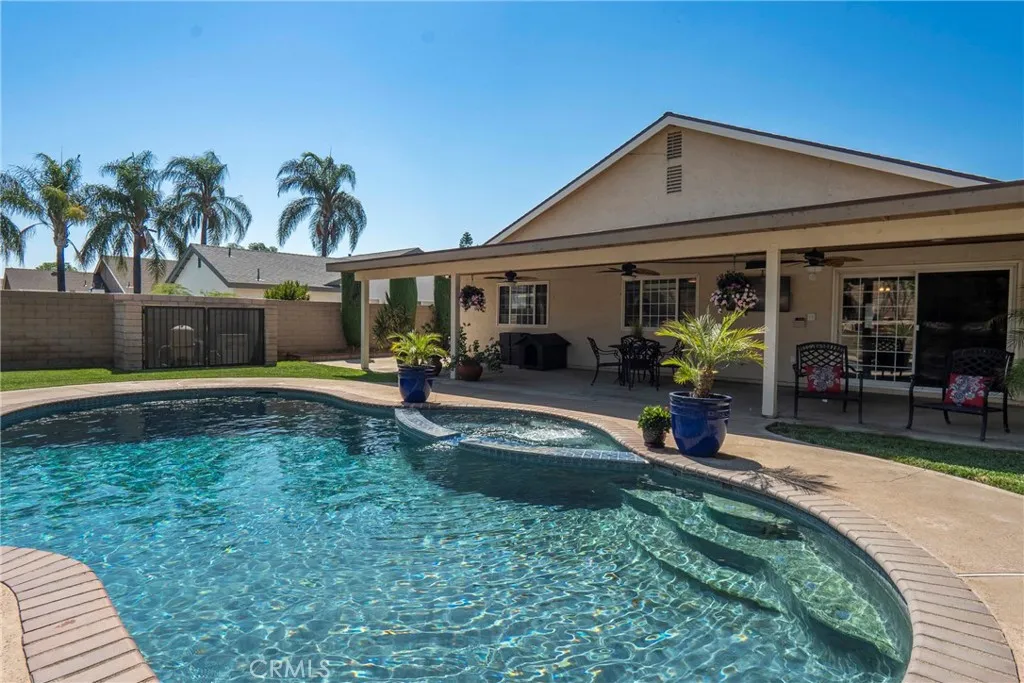 Rancho Cucamonga, California 91730, United States, 4 Bedrooms Bedrooms, ,2 BathroomsBathrooms,Residential,Pending,191932