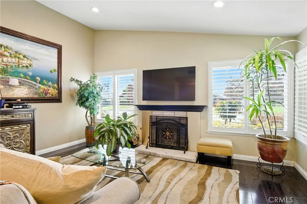 Rancho Cucamonga, California 91730, United States, 4 Bedrooms Bedrooms, ,2 BathroomsBathrooms,Residential,Pending,191932