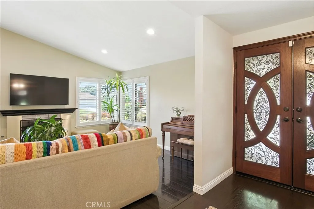 Rancho Cucamonga, California 91730, United States, 4 Bedrooms Bedrooms, ,2 BathroomsBathrooms,Residential,Pending,191932