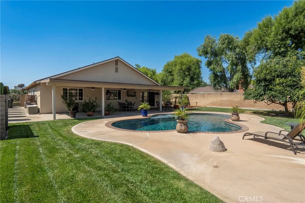 Rancho Cucamonga, California 91730, United States, 4 Bedrooms Bedrooms, ,2 BathroomsBathrooms,Residential,Pending,191932