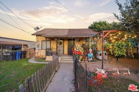 Photo of 214 N Alma Avenue, Los Angeles, CA 90063 (MLS # 25627405)