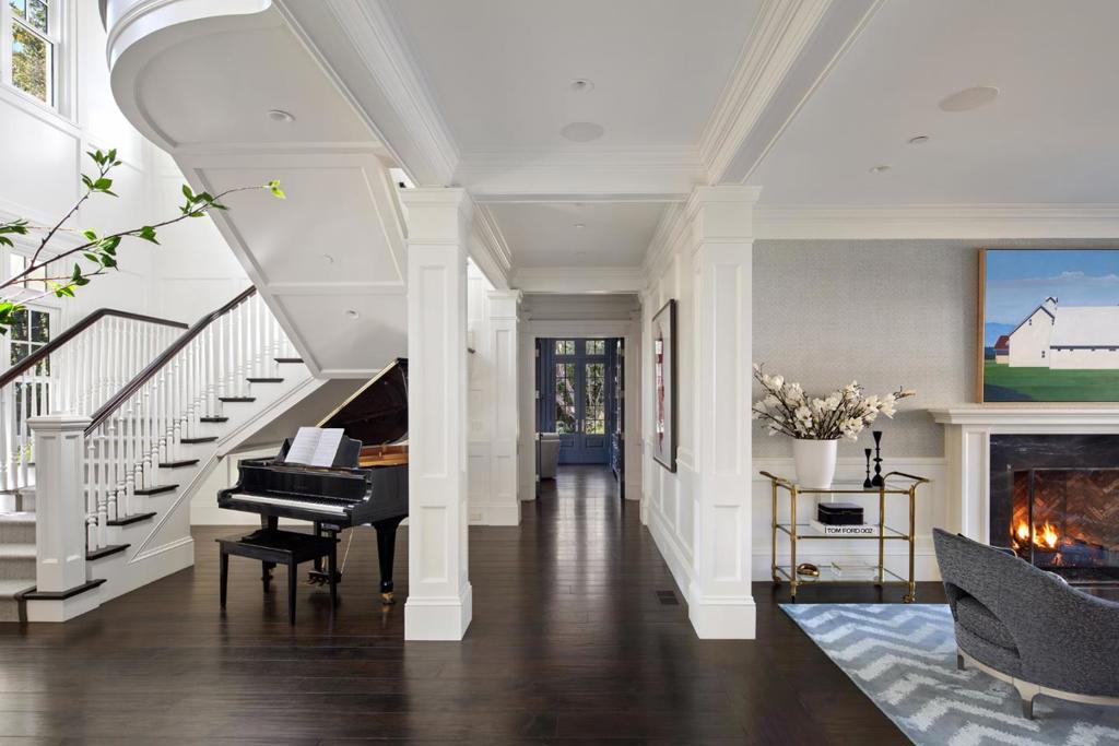 190 Almendral Avenue