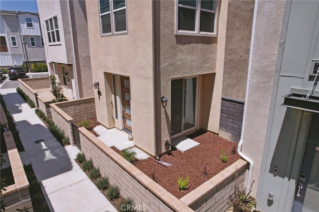 Flora - Residential