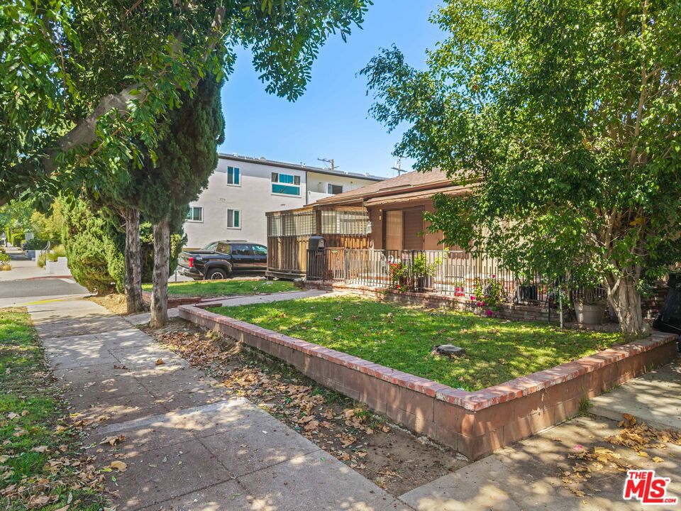 954 Havenhurst Drive