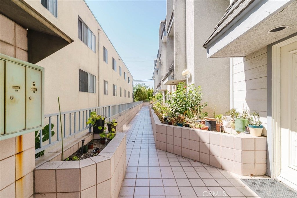 444 Myrtle Street 4