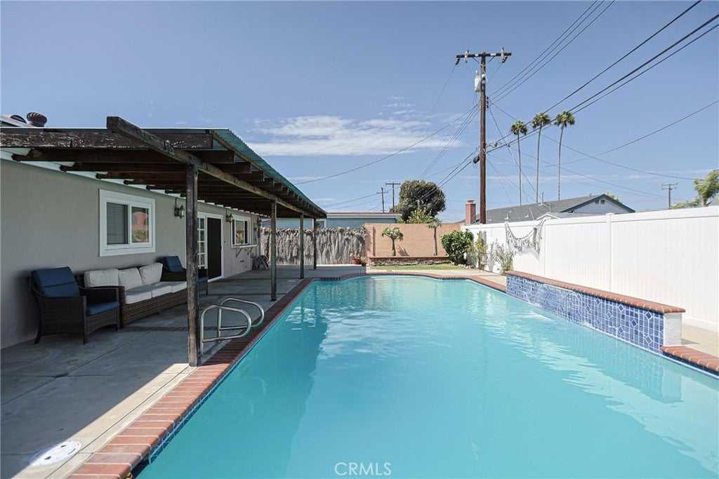 16682 Charles, Huntington Beach CA 92647 - Photo 31