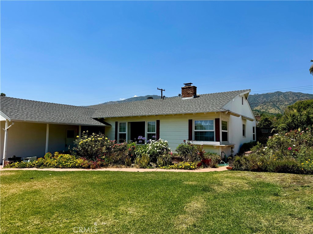 543 E Comstock