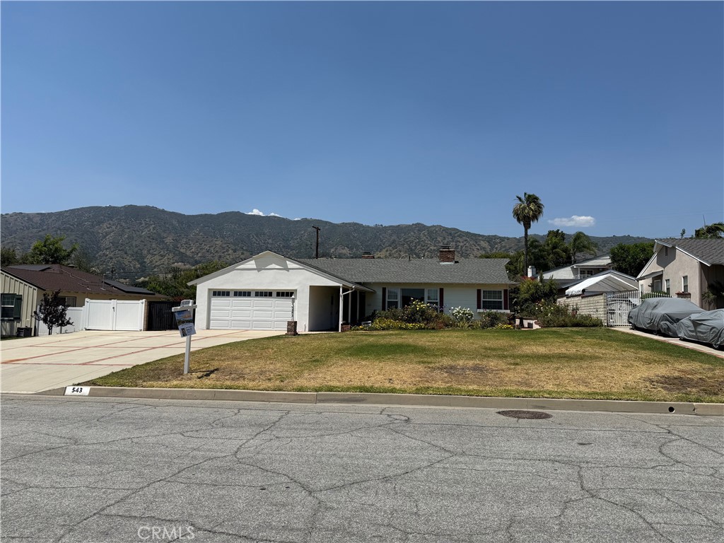 543 E Comstock