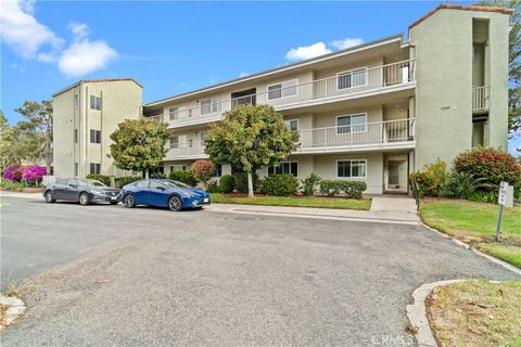 Photo of 5369 Algarrobo #3F, Laguna Woods, CA 92637 (MLS # OC25119580)