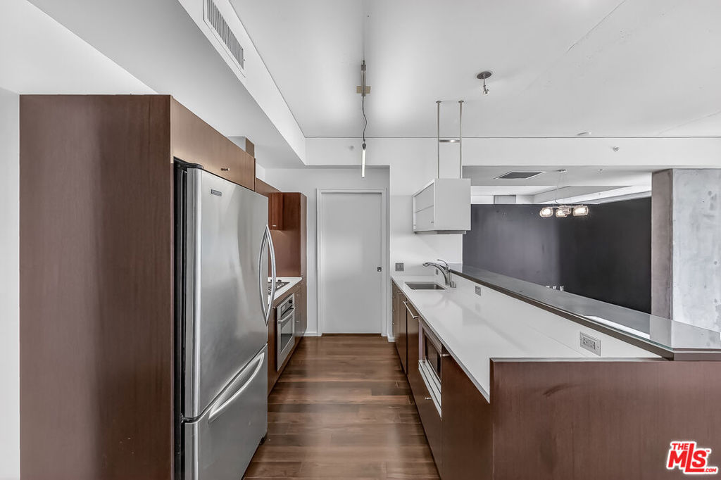 1155 S Grand Avenue 1707