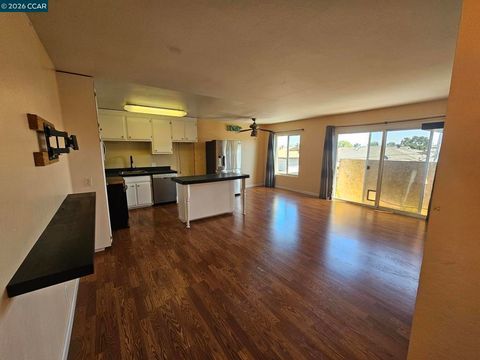 Photo of 3090 Los Prados St #24, San Mateo, CA 94403 (MLS # 41132412)