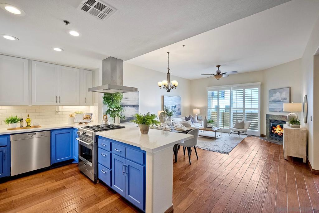 4080 Front St 305