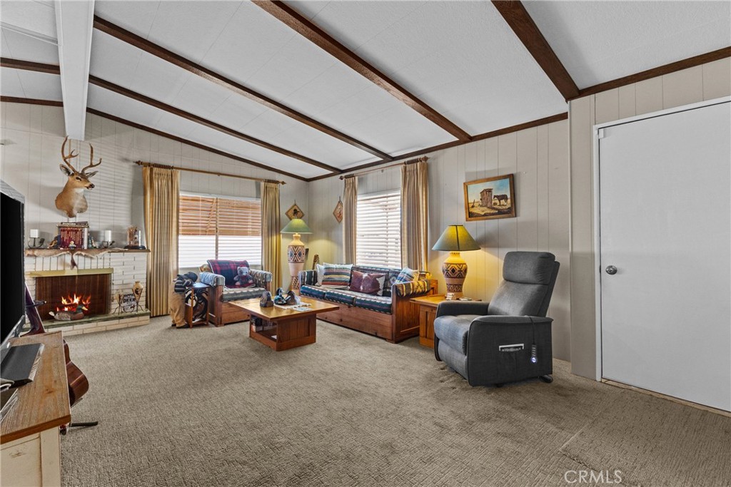 881 N Lake Street 280