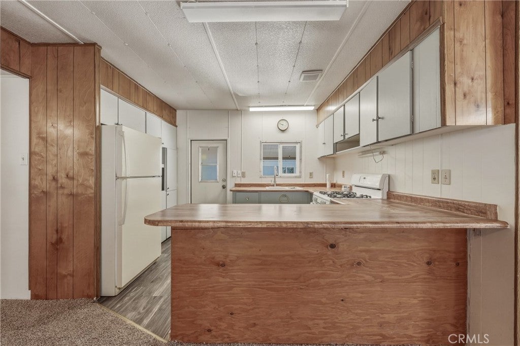 4265 Lakeshore Boulevard 22