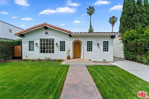 Photo of 9005 ROSEWOOD Avenue, West Hollywood, CA 90048 (MLS # 26667717)