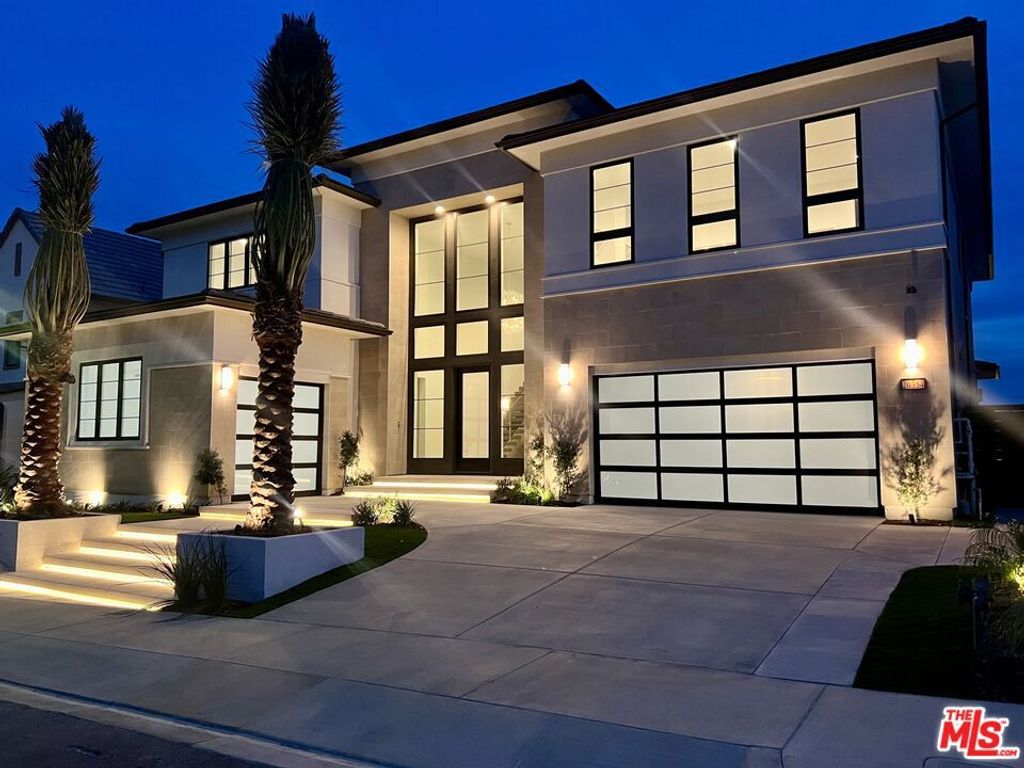 Photo of 20354 W Marlow Lane, Porter Ranch, CA 91326 (MLS # 25619545)