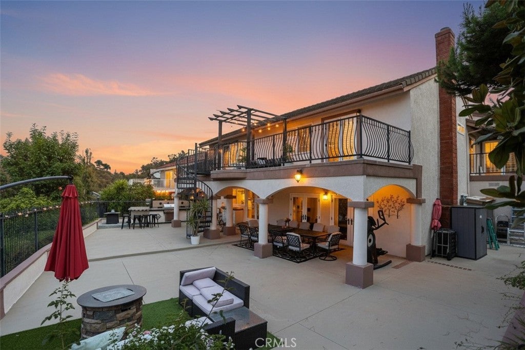 6425 E Shady Valley