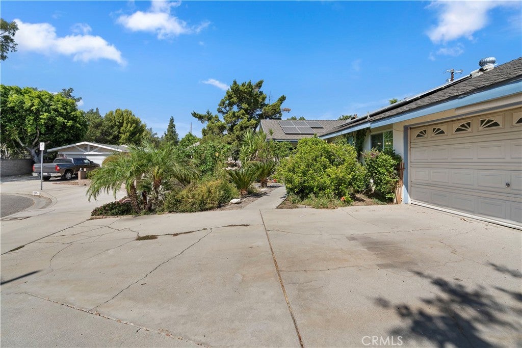 11441 Wish Avenue