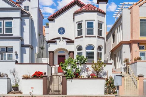 Photo of 424 N Tremont Street, Oceanside, CA 92054 (MLS # NDP2602755)