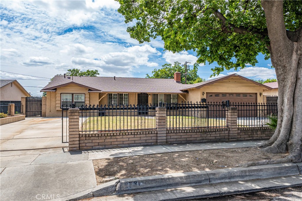 2731 W Victoria Street