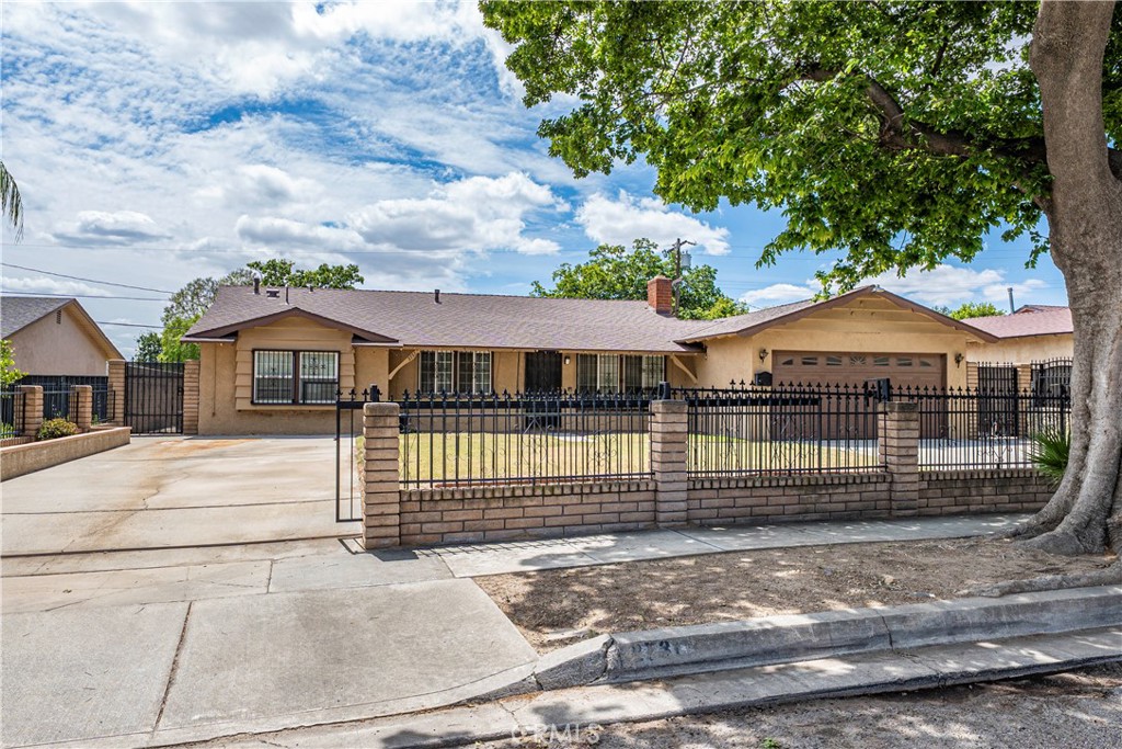 2731 W Victoria Street