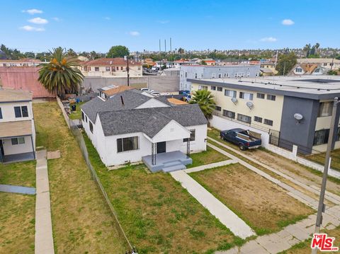Photo of 6015 Brynhurst Avenue, Los Angeles, CA 90043 (MLS # 26828917)