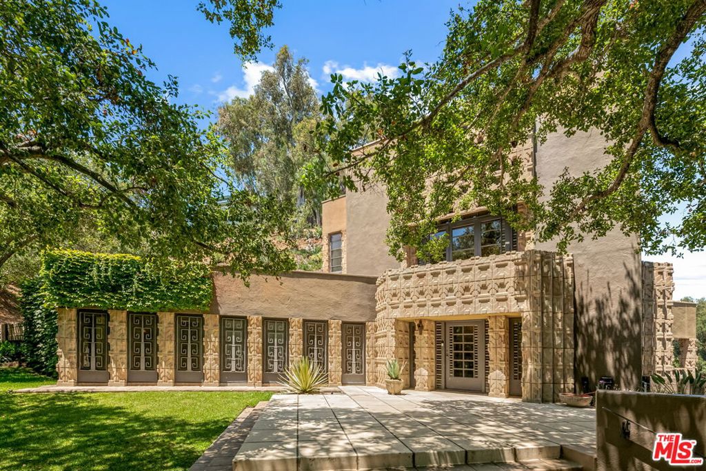 2535 E Chevy Chase Drive