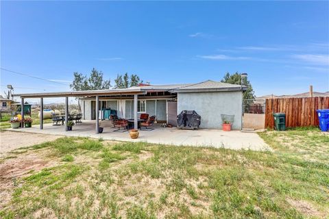 Photo of 20685 Dale Evans Pkwy, Apple Valley, CA 92307 (MLS # SW26028186)