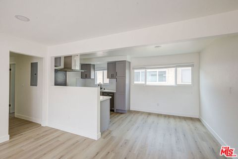 Tiny photo for 1211 Beryl St #C, Redondo Beach, CA 90277 (MLS # 25580017)