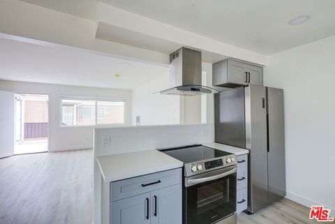 Tiny photo for 1211 Beryl St #C, Redondo Beach, CA 90277 (MLS # 25580017)