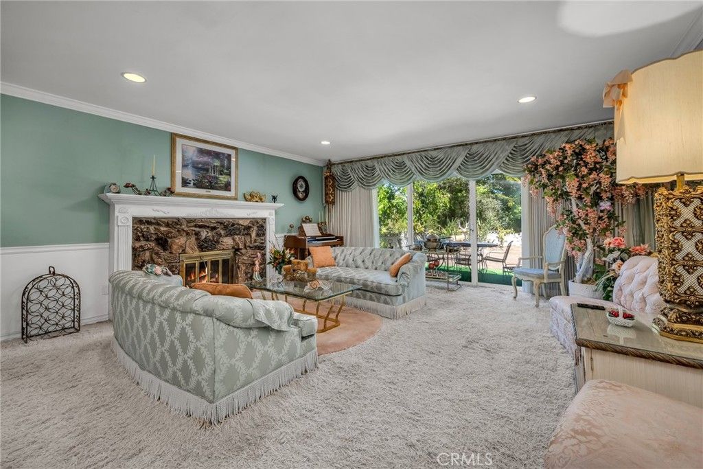 Photo of 22051 Mulholland Way, Woodland Hills, CA 91364 (MLS # SR25146101)