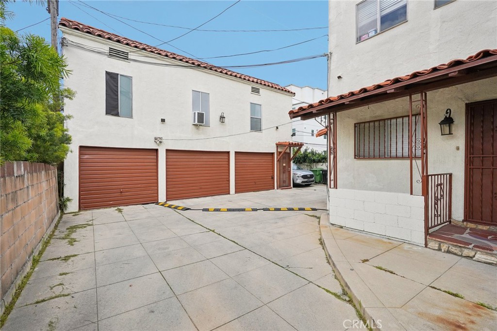 1015 S Mansfield Avenue