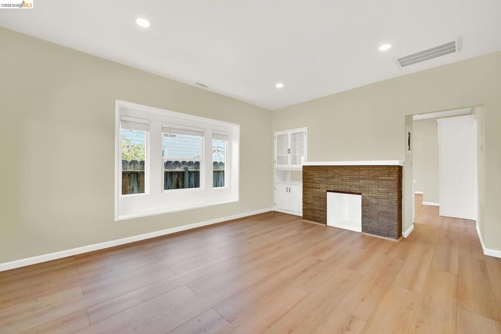 1924 Warner Ave