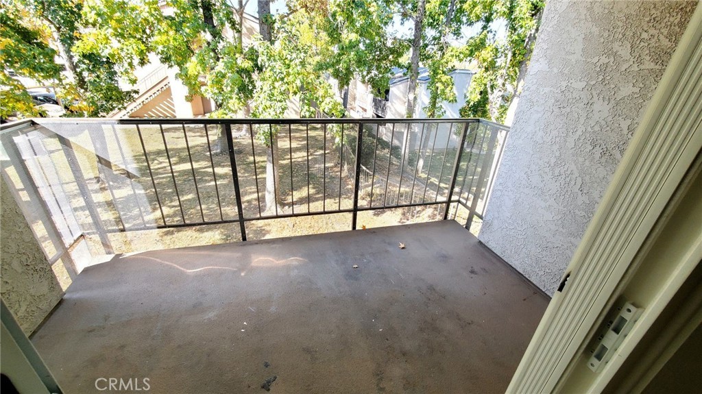 Turnkey 2B1B Condo in Hacienda Heights · Top School District, Move-In Ready Fully renovated in 2023 — kitchen, flooring, appliances, windows all updated. Vacant and never lived in after remodel — rent-ready or move-in today. Bright balcony, functional layout, quiet & clean community. Walking to shopping, restaurants, and parks. Ideal for: first-time buyers, families with children, overseas investors, or parents seeking educational opportunity
