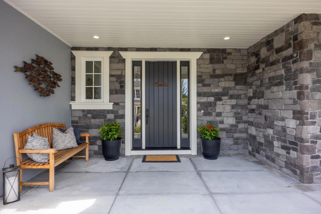 102 Carnoustie Drive