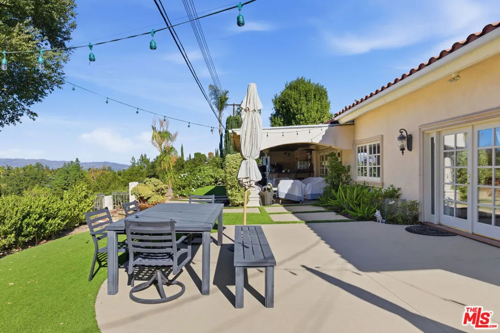 Tarzana, California 91356, United States, 4 Bedrooms Bedrooms, ,3 BathroomsBathrooms,Residential,Active,255018