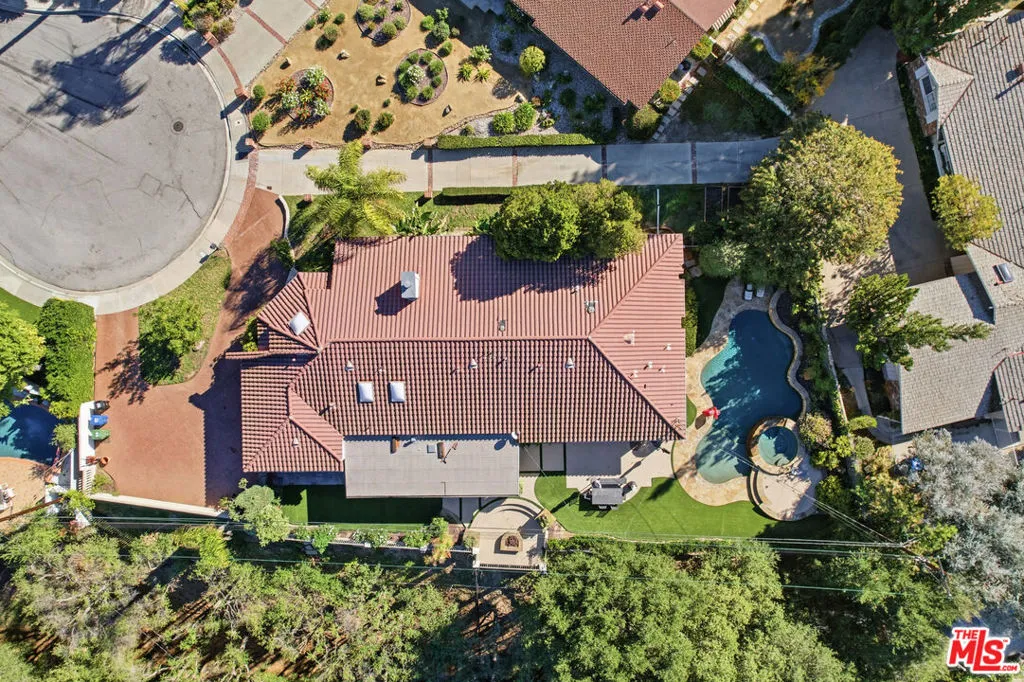 Tarzana, California 91356, United States, 4 Bedrooms Bedrooms, ,3 BathroomsBathrooms,Residential,Active,255018