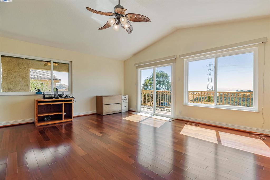 VARGAS PLATEAU - Residential