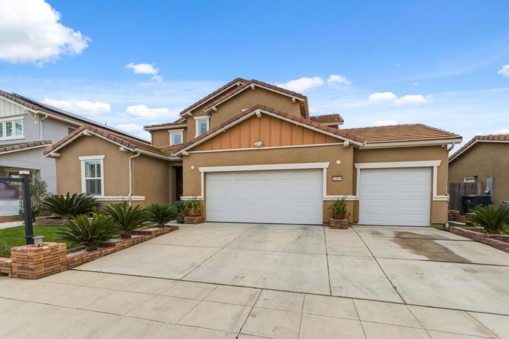 Properties 1 6349 W Acacia Avenue