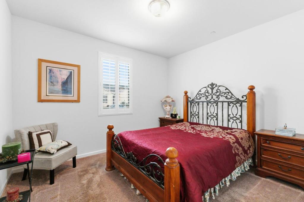 Properties 4 6349 W Acacia Avenue