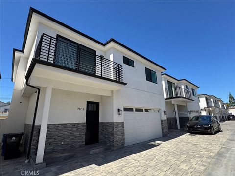 Photo of 7105 N Dylan Court, Reseda, CA 91335 (MLS # SR26061319)