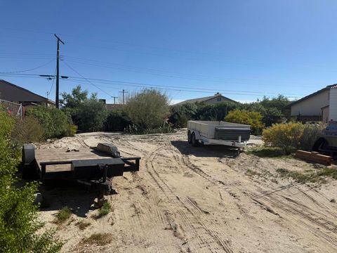 Photo of 32 Calle Helene, Thousand Palms, CA 92276 (MLS # 219143504DA)