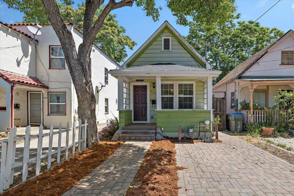 listing image 130721631699348322064